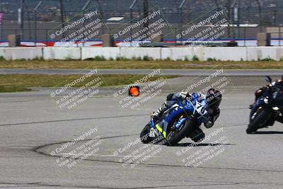 media/Apr-23-2022-Fastrack Riders (Sat) [[cb2d6ae73d]]/LEVEL 4/1PM TURN 6 OUTSIDE/